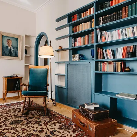 Deluxe Uncle Vassos Apartment *