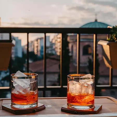 Deluxe Uncle Vassos Thessaloniki