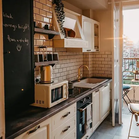 Deluxe Uncle Vassos テッサロニキ