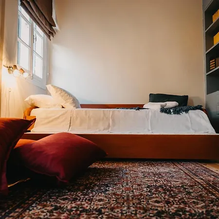 Deluxe Uncle Vassos アパート *