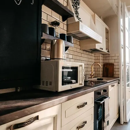 Deluxe Uncle Vassos テッサロニキ